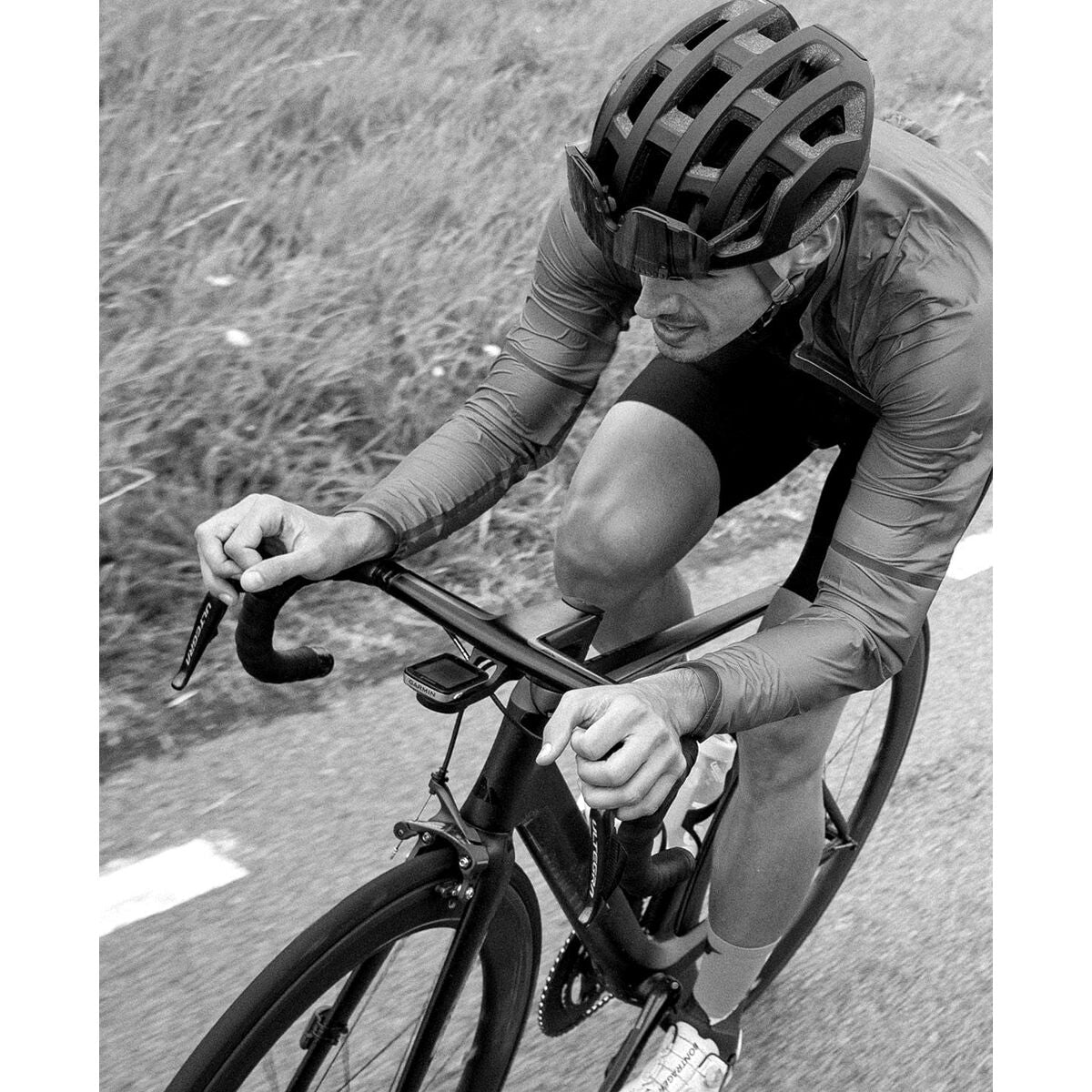 V2H889FB05833B2757DAB18206F227E44CCR6854536P10