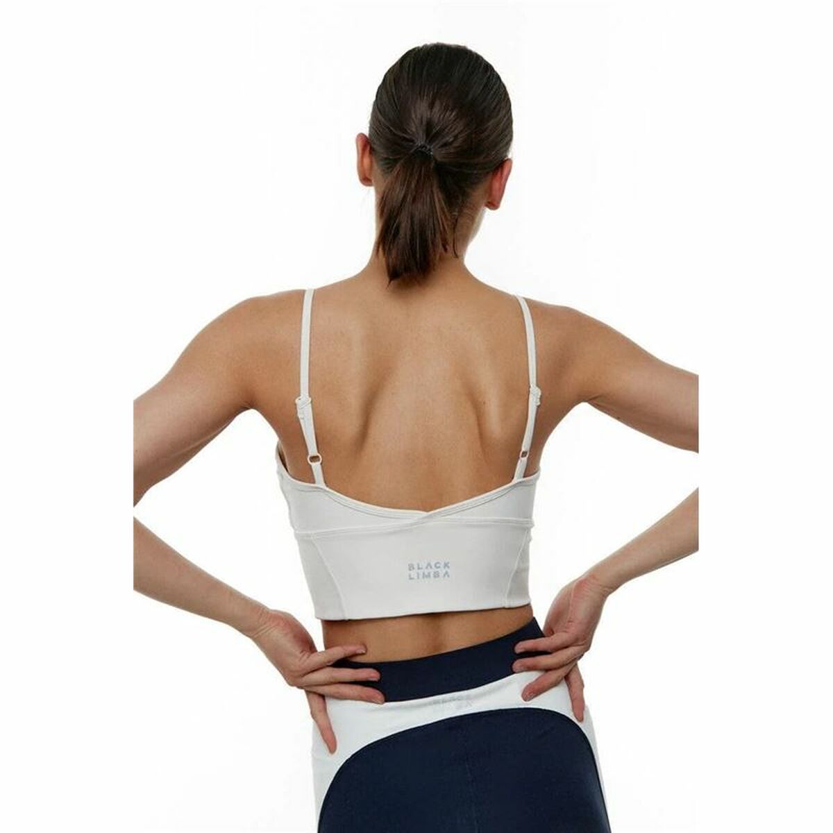 V3H1EC0EF3E35E51872097496D063EAB20BR5504243P3