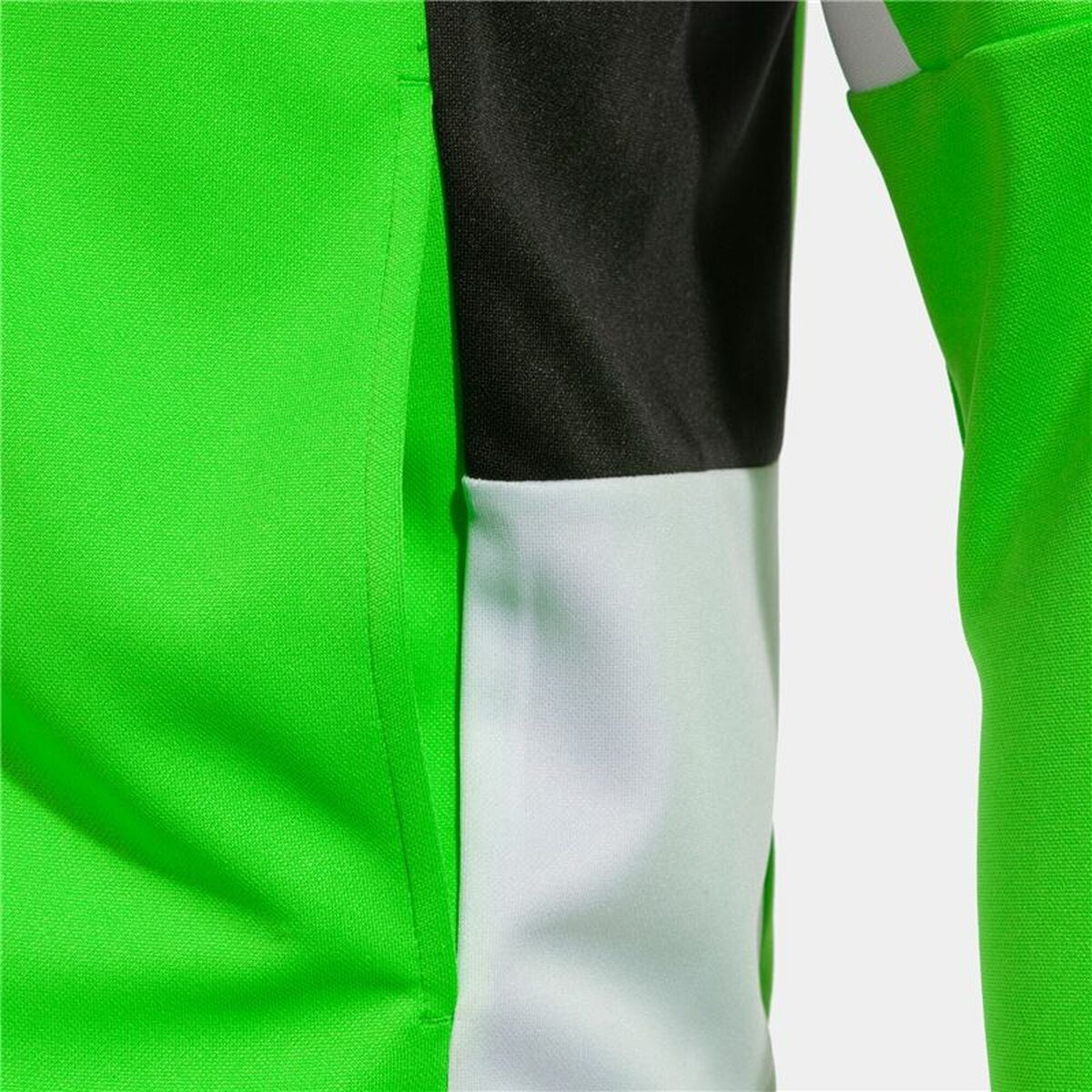 V3H0087640A83D69782E882C358E52EF67AR5532006P4